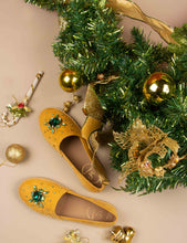 Load image into Gallery viewer, Emerald Bee3