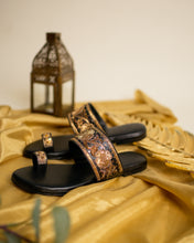 Load image into Gallery viewer, Black Kohla