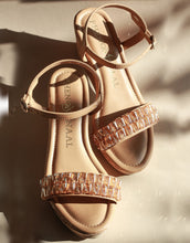 Load image into Gallery viewer, Carousel