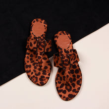 Load image into Gallery viewer, Feline