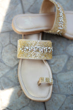 Load image into Gallery viewer, Gold Kohla