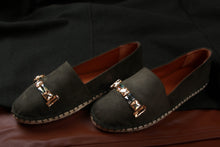 Load image into Gallery viewer, Magnolia