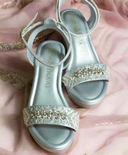 Load image into Gallery viewer, Moondance