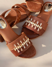 Load image into Gallery viewer, Praline